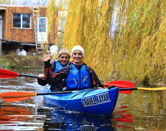 Двухместный каяк perception vista. Осенний лайт поход Travel Kayak. Водный туризм.